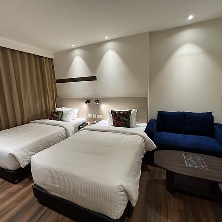 Presidency Airport Hotel Kochi Екстер'єр фото