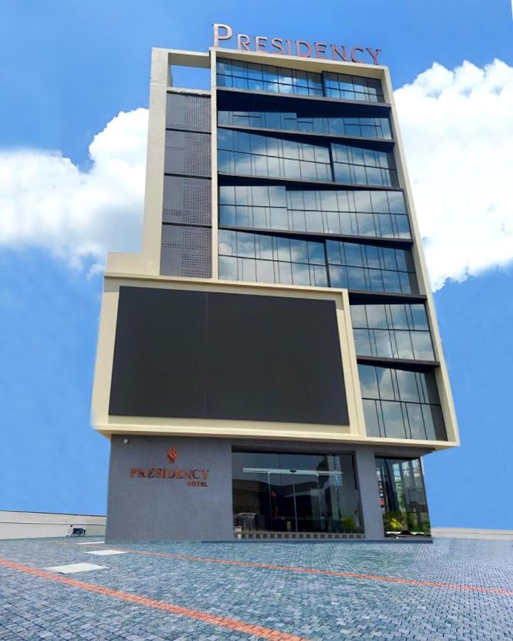Presidency Airport Hotel Kochi Екстер'єр фото
