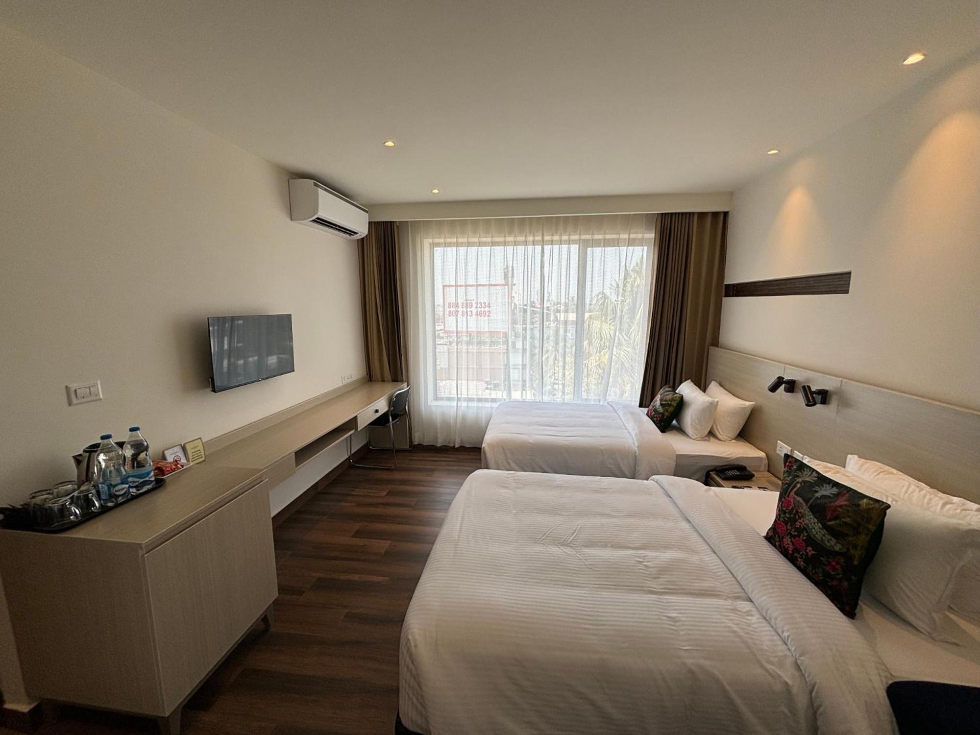 Presidency Airport Hotel Kochi Екстер'єр фото