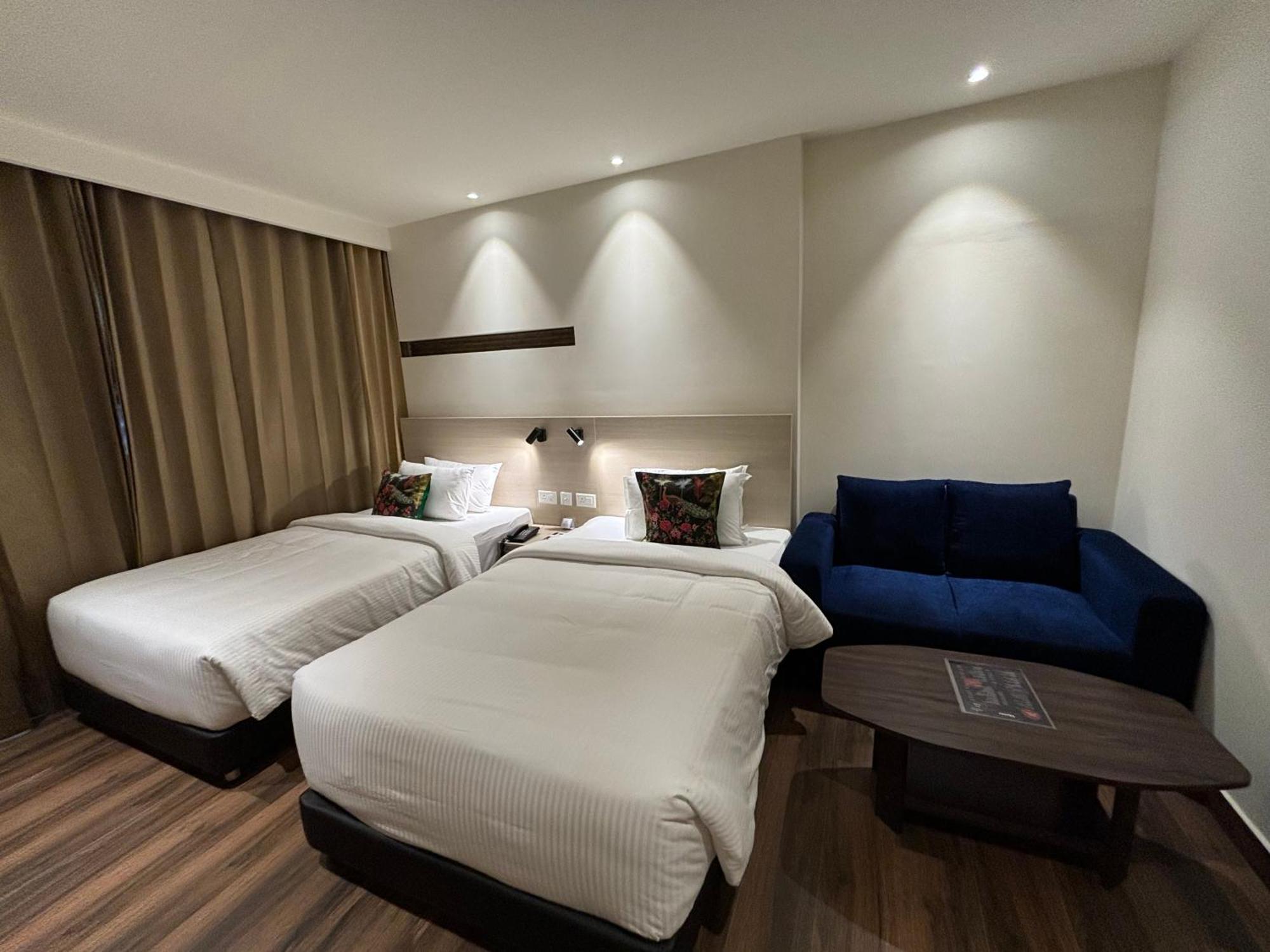 Presidency Airport Hotel Kochi Екстер'єр фото