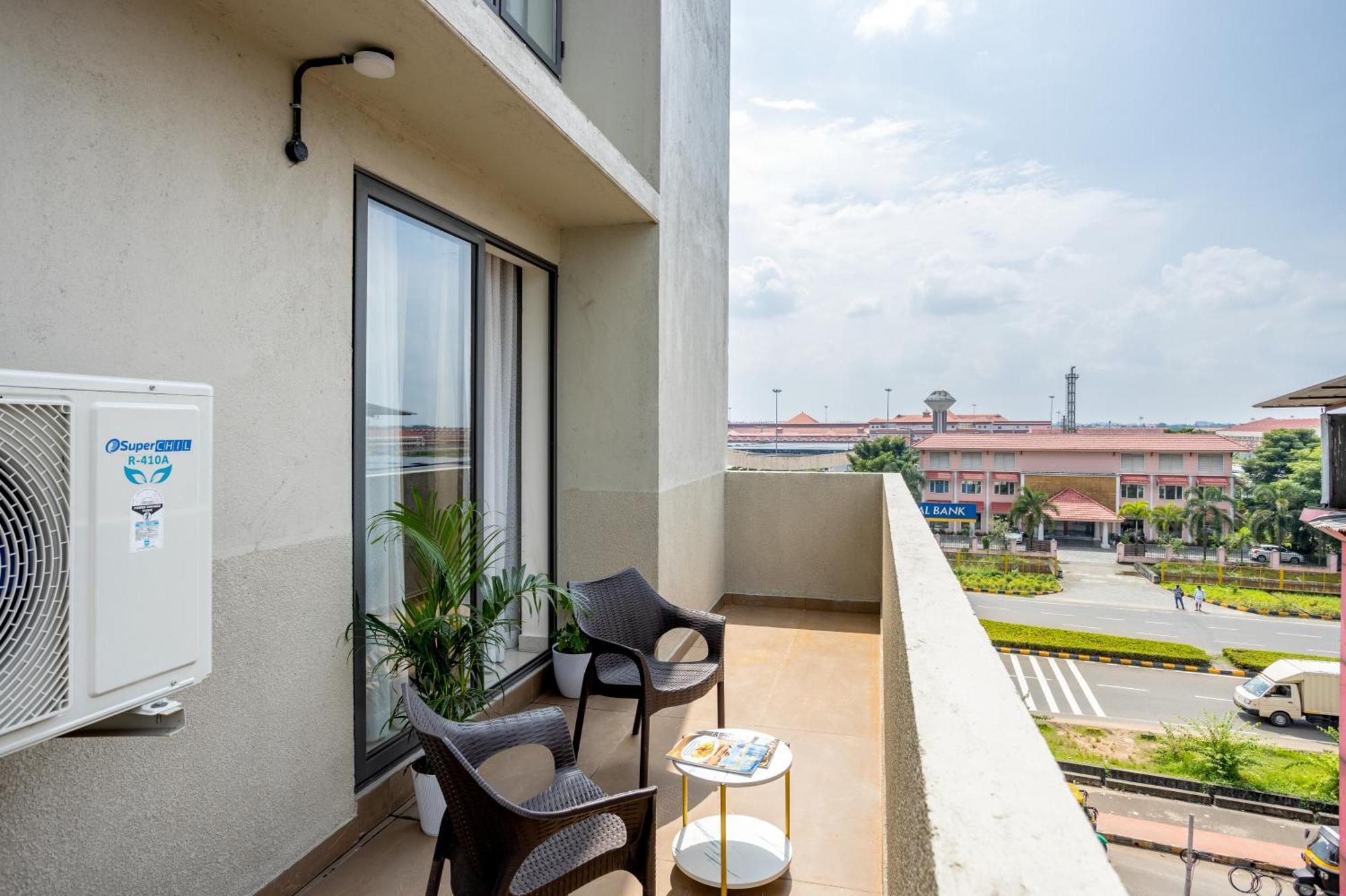 Presidency Airport Hotel Kochi Екстер'єр фото