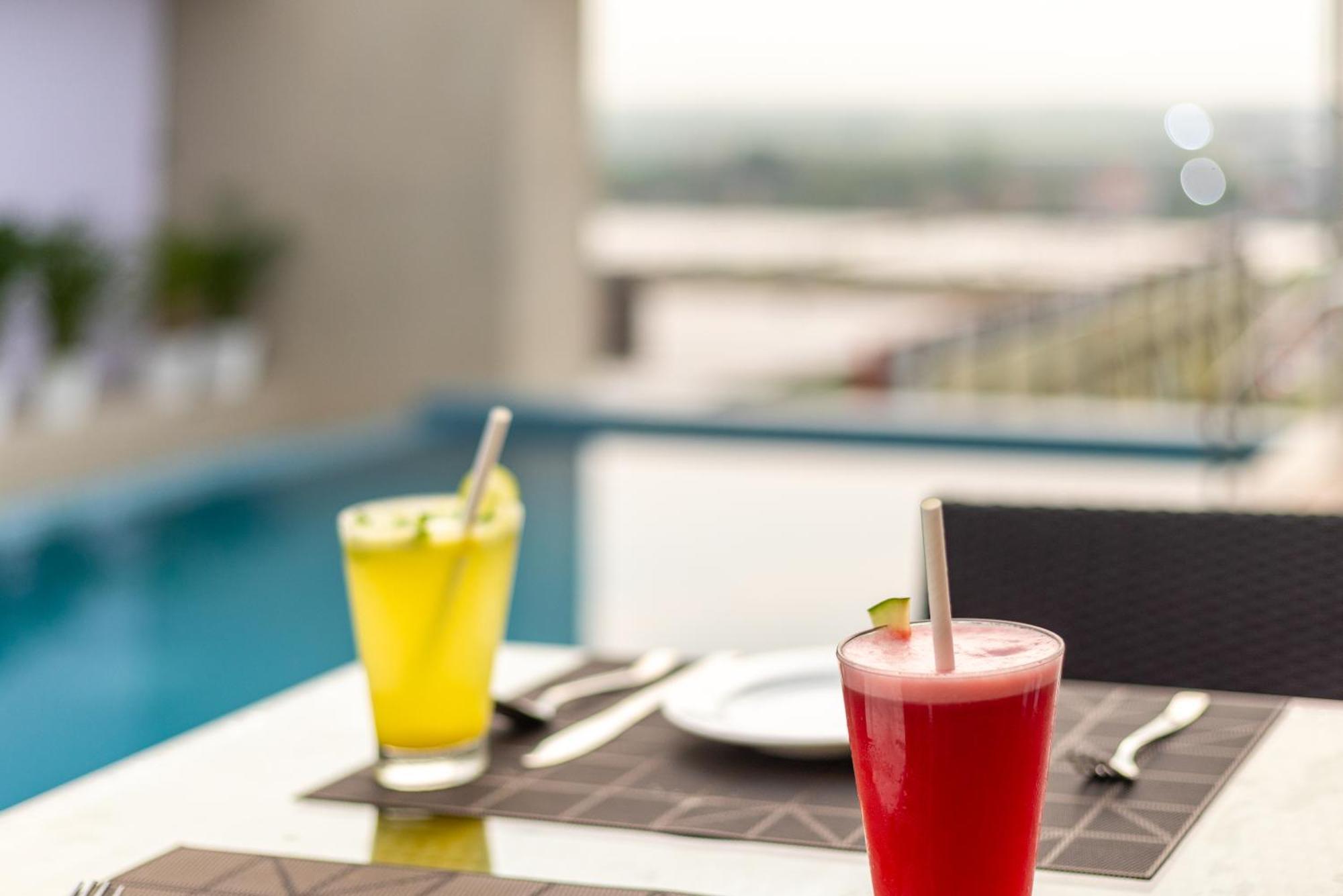 Presidency Airport Hotel Kochi Екстер'єр фото