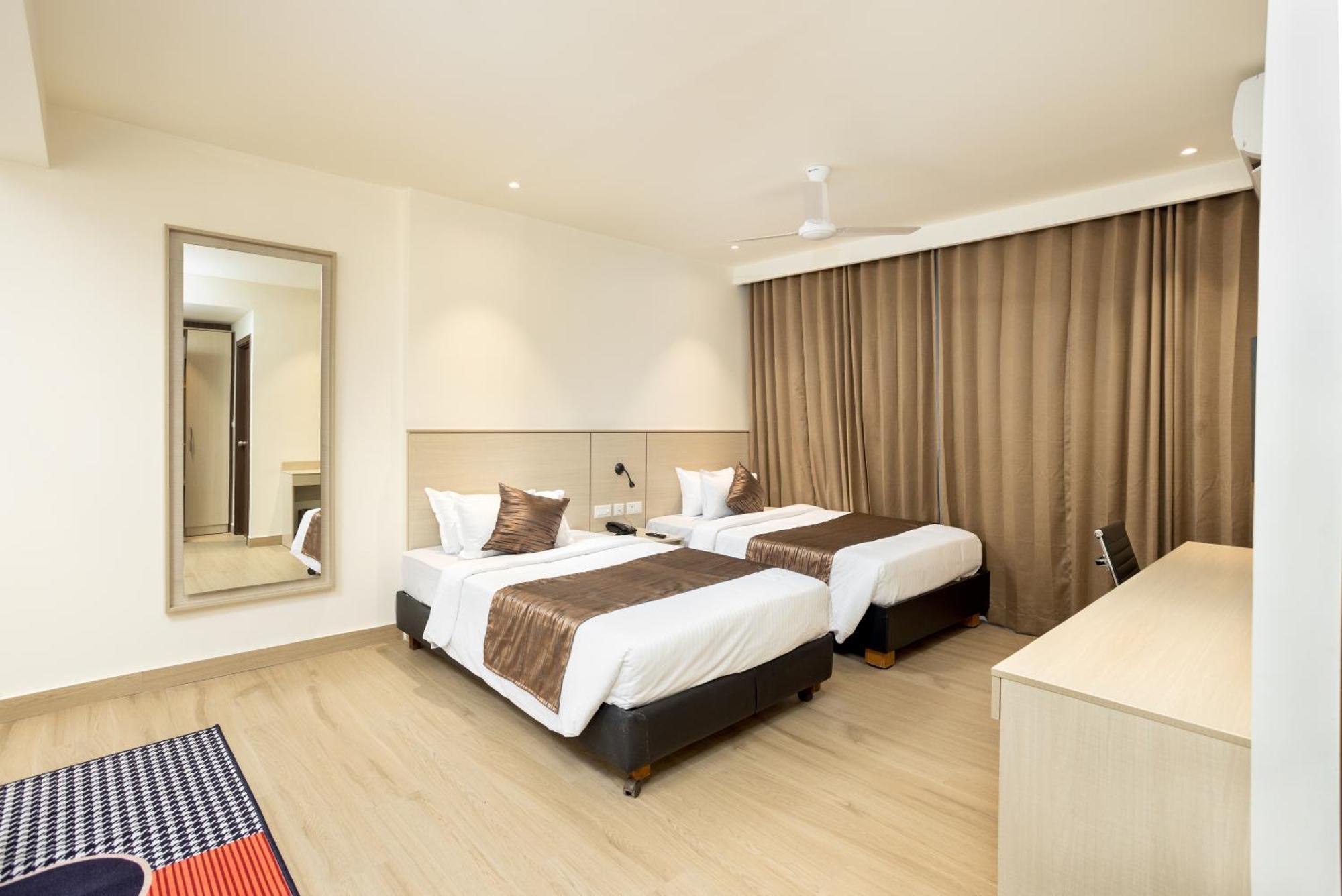Presidency Airport Hotel Kochi Екстер'єр фото