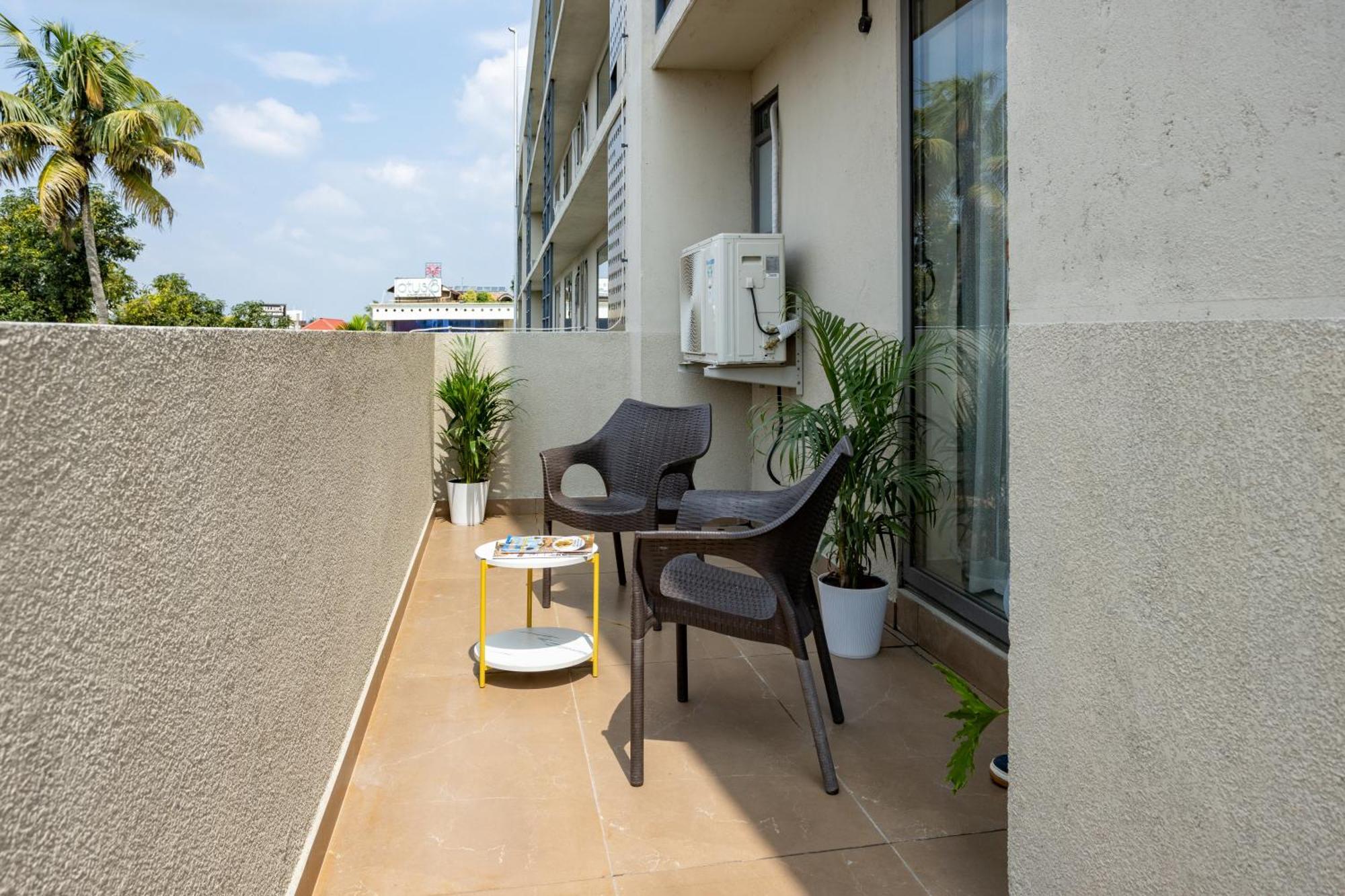 Presidency Airport Hotel Kochi Екстер'єр фото