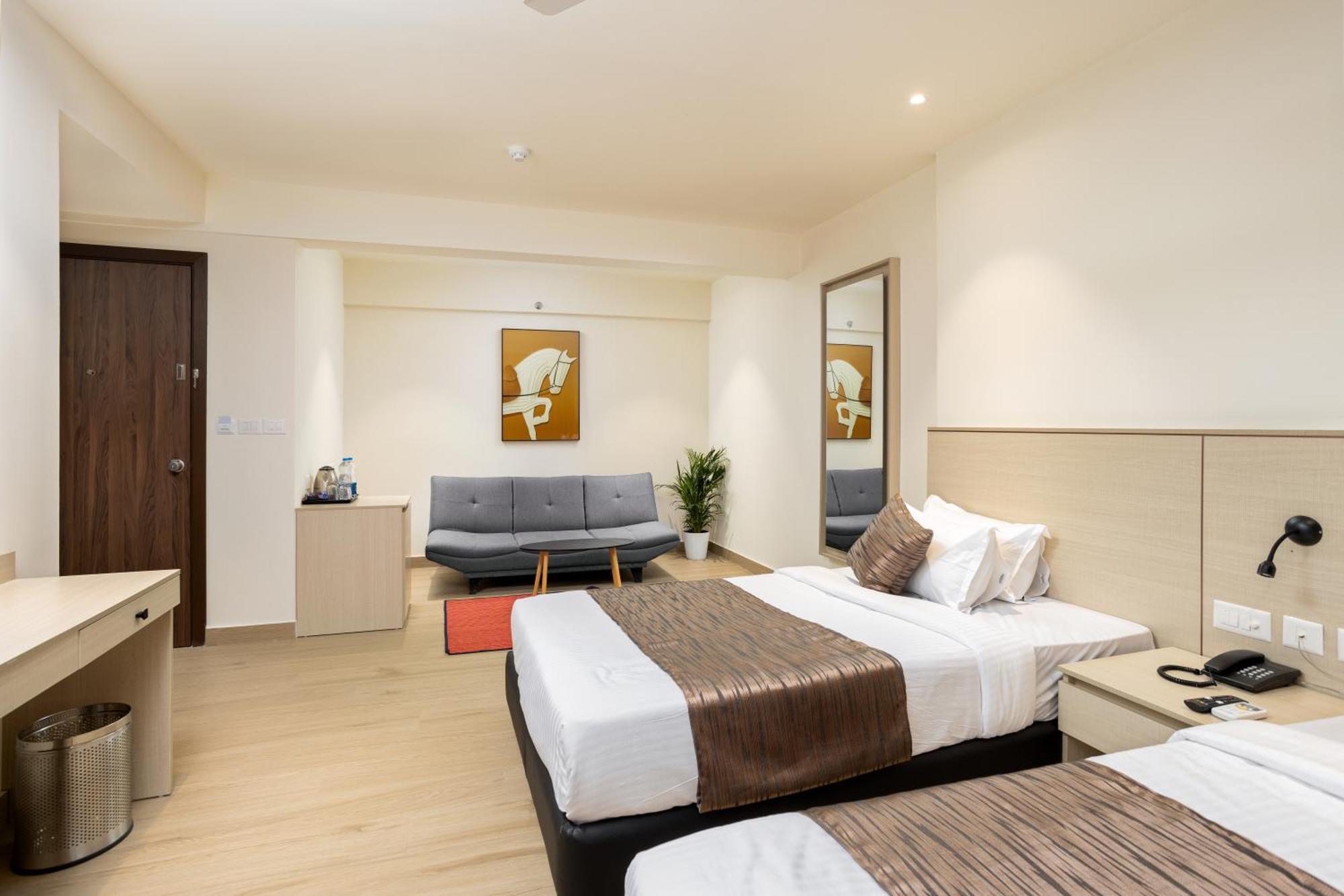 Presidency Airport Hotel Kochi Екстер'єр фото