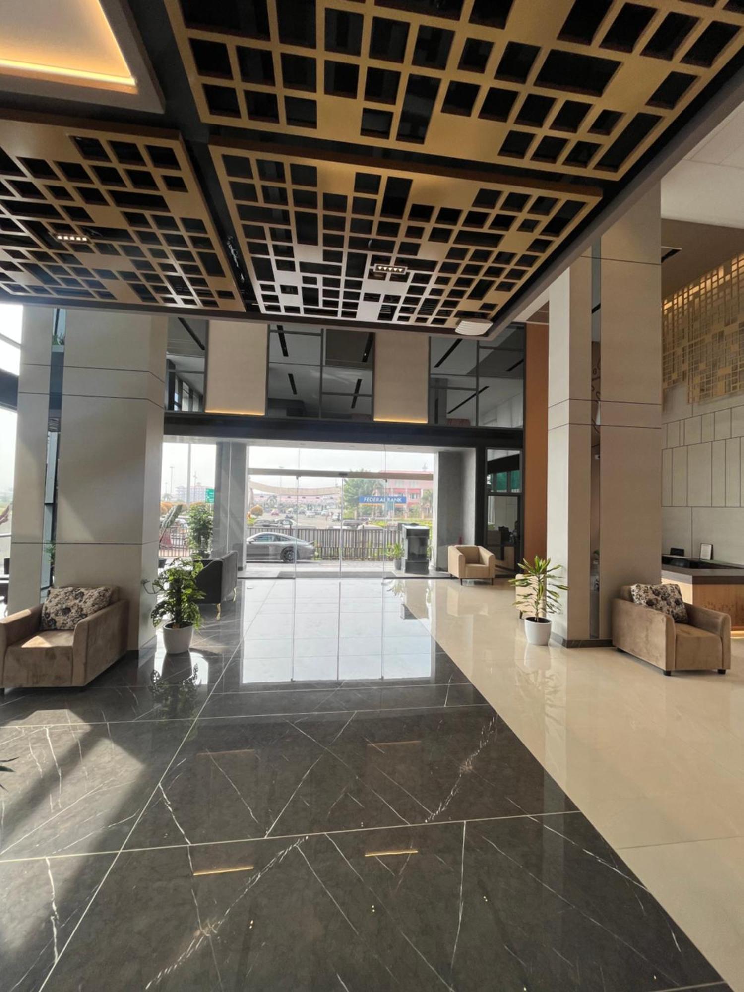 Presidency Airport Hotel Kochi Екстер'єр фото