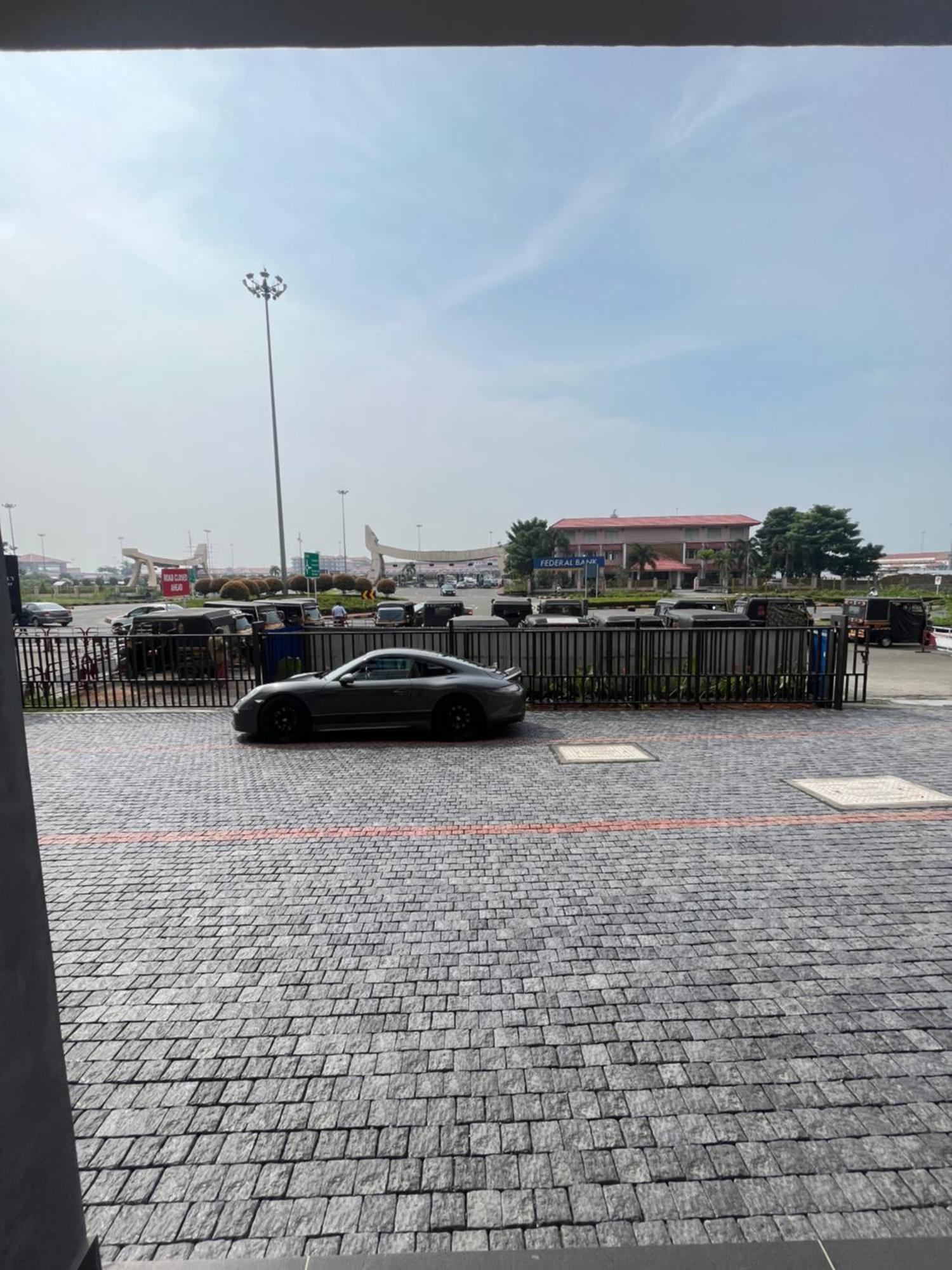 Presidency Airport Hotel Kochi Екстер'єр фото
